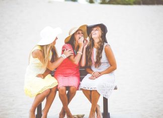 5 Classic Perfumes and Colognes You Should be Wearing